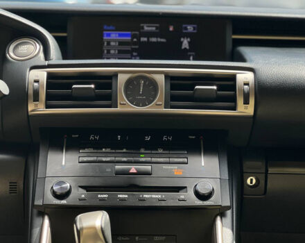 Сірий Лексус ІС 250, об'ємом двигуна 2.5 л та пробігом 152 тис. км за 18000 $, фото 16 на Automoto.ua