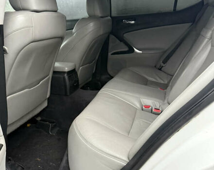 Білий Лексус ІС, об'ємом двигуна 2.5 л та пробігом 320 тис. км за 7500 $, фото 5 на Automoto.ua
