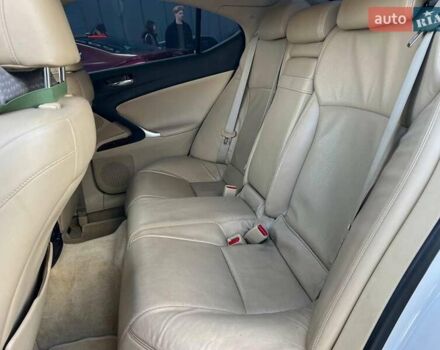 Білий Лексус ІС, об'ємом двигуна 2.2 л та пробігом 351 тис. км за 8990 $, фото 35 на Automoto.ua