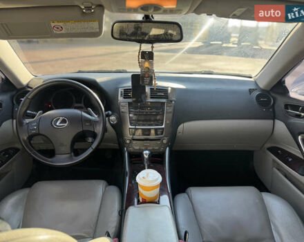 Білий Лексус ІС, об'ємом двигуна 2.5 л та пробігом 136 тис. км за 9500 $, фото 6 на Automoto.ua