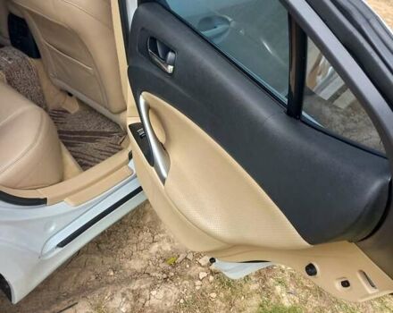 Белый Лексус ИС, объемом двигателя 3 л и пробегом 190 тыс. км за 8500 $, фото 17 на Automoto.ua