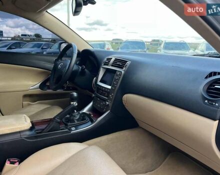 Білий Лексус ІС, об'ємом двигуна 2.2 л та пробігом 351 тис. км за 8990 $, фото 40 на Automoto.ua