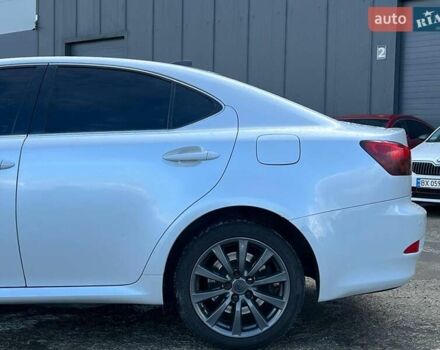 Білий Лексус ІС, об'ємом двигуна 2.2 л та пробігом 351 тис. км за 8990 $, фото 5 на Automoto.ua