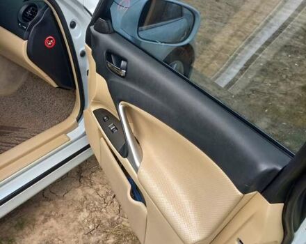 Белый Лексус ИС, объемом двигателя 3 л и пробегом 190 тыс. км за 8500 $, фото 11 на Automoto.ua