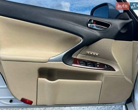 Білий Лексус ІС, об'ємом двигуна 2.2 л та пробігом 351 тис. км за 8990 $, фото 14 на Automoto.ua