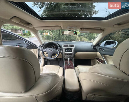 Лексус ИС 2008 в Киеве на Automoto.ua Белый Лексус ИС, объемом двигателя 2.5 л и пробегом 183 тыс. км за 10300 $, фото 10 на Automoto.ua