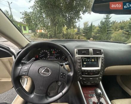 Лексус ИС 2008 в Киеве на Automoto.ua Белый Лексус ИС, объемом двигателя 2.5 л и пробегом 183 тыс. км за 10300 $, фото 11 на Automoto.ua