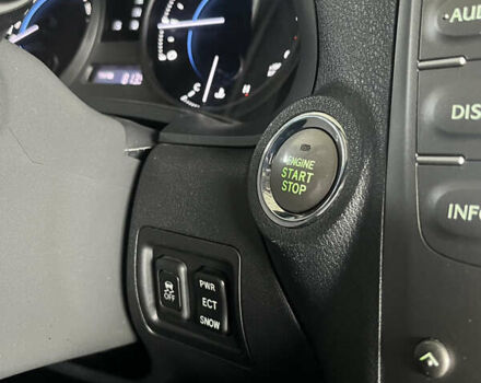 Белый Лексус ИС, объемом двигателя 2.5 л и пробегом 230 тыс. км за 10300 $, фото 30 на Automoto.ua