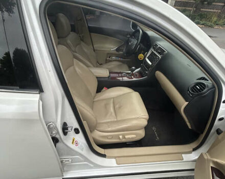 Лексус ИС 2008 в Киеве на Automoto.ua Белый Лексус ИС, объемом двигателя 2.5 л и пробегом 183 тыс. км за 10300 $, фото 12 на Automoto.ua