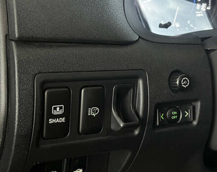 Белый Лексус ИС, объемом двигателя 2.5 л и пробегом 230 тыс. км за 10300 $, фото 32 на Automoto.ua