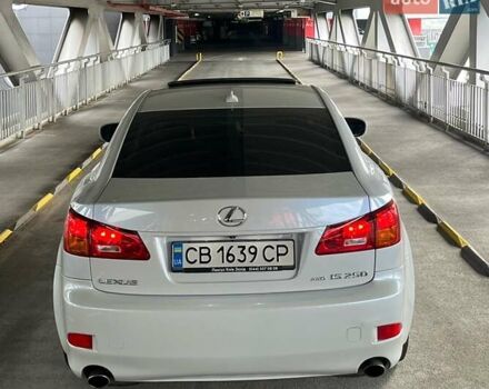 Белый Лексус ИС, объемом двигателя 2.5 л и пробегом 230 тыс. км за 10300 $, фото 5 на Automoto.ua