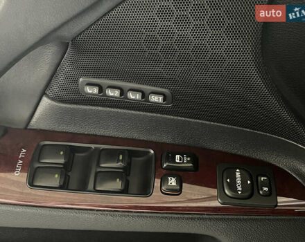 Белый Лексус ИС, объемом двигателя 2.5 л и пробегом 230 тыс. км за 10300 $, фото 31 на Automoto.ua