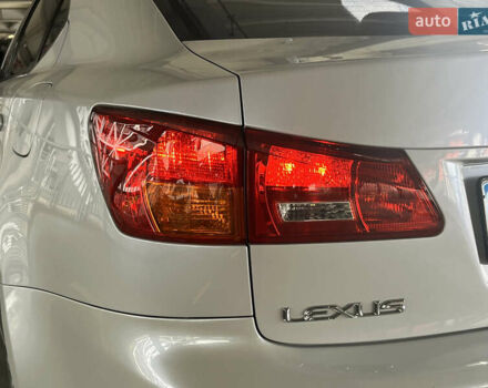 Белый Лексус ИС, объемом двигателя 2.5 л и пробегом 230 тыс. км за 10300 $, фото 9 на Automoto.ua