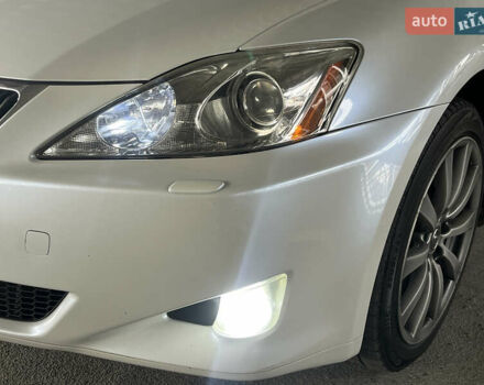 Белый Лексус ИС, объемом двигателя 2.5 л и пробегом 230 тыс. км за 10300 $, фото 16 на Automoto.ua