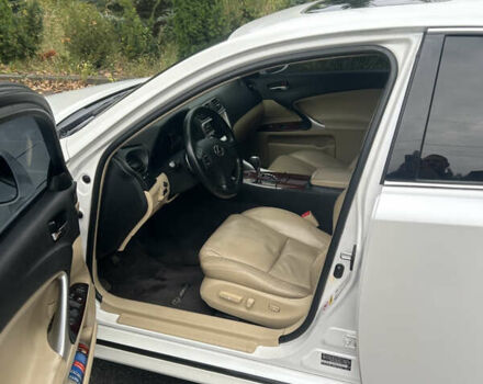 Лексус ИС 2008 в Киеве на Automoto.ua Белый Лексус ИС, объемом двигателя 2.5 л и пробегом 183 тыс. км за 10300 $, фото 6 на Automoto.ua