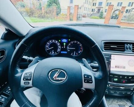 Белый Лексус ИС, объемом двигателя 2.5 л и пробегом 218 тыс. км за 10000 $, фото 8 на Automoto.ua