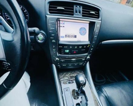 Белый Лексус ИС, объемом двигателя 2.5 л и пробегом 218 тыс. км за 10000 $, фото 9 на Automoto.ua