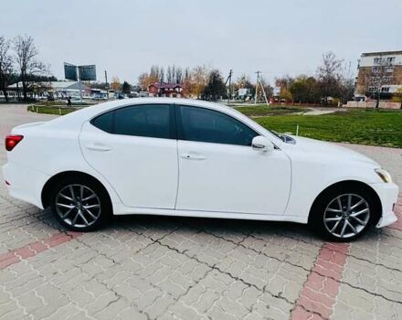 Белый Лексус ИС, объемом двигателя 2.5 л и пробегом 218 тыс. км за 10000 $, фото 2 на Automoto.ua