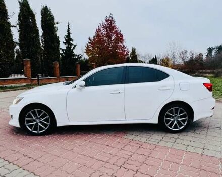 Белый Лексус ИС, объемом двигателя 2.5 л и пробегом 218 тыс. км за 10000 $, фото 3 на Automoto.ua