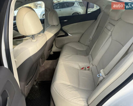 Білий Лексус ІС, об'ємом двигуна 2.5 л та пробігом 226 тис. км за 11000 $, фото 8 на Automoto.ua
