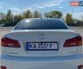 Белый Лексус ИС, объемом двигателя 2.5 л и пробегом 197 тыс. км за 10000 $, фото 3 на Automoto.ua