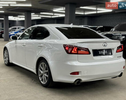 Білий Лексус ІС, об'ємом двигуна 2.5 л та пробігом 225 тис. км за 11500 $, фото 4 на Automoto.ua