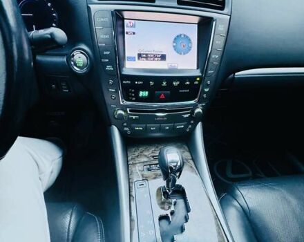 Белый Лексус ИС, объемом двигателя 2.5 л и пробегом 218 тыс. км за 10000 $, фото 7 на Automoto.ua