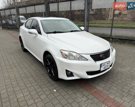 Белый Лексус ИС, объемом двигателя 2.5 л и пробегом 184 тыс. км за 10000 $, фото 1 на Automoto.ua