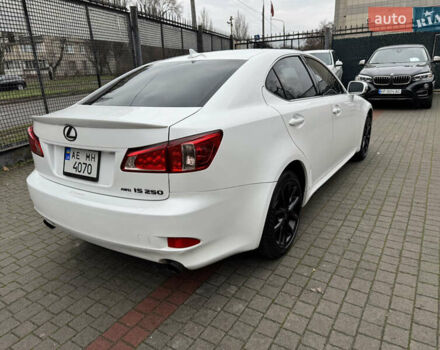 Белый Лексус ИС, объемом двигателя 2.5 л и пробегом 184 тыс. км за 10000 $, фото 7 на Automoto.ua