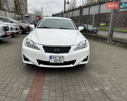 Белый Лексус ИС, объемом двигателя 2.5 л и пробегом 184 тыс. км за 10000 $, фото 3 на Automoto.ua