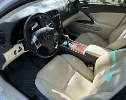 Белый Лексус ИС, объемом двигателя 2.5 л и пробегом 188 тыс. км за 9500 $, фото 3 на Automoto.ua