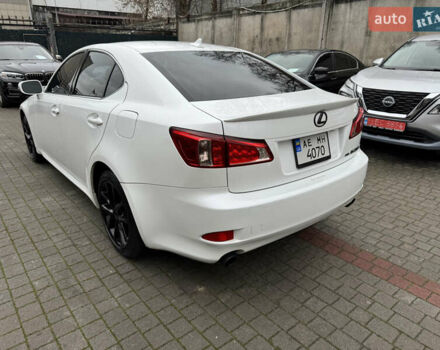 Белый Лексус ИС, объемом двигателя 2.5 л и пробегом 184 тыс. км за 10000 $, фото 5 на Automoto.ua