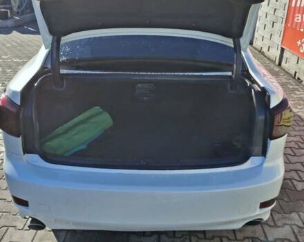 Белый Лексус ИС, объемом двигателя 2.5 л и пробегом 197 тыс. км за 10800 $, фото 5 на Automoto.ua