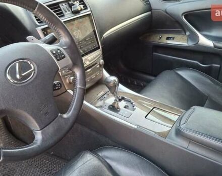 Белый Лексус ИС, объемом двигателя 2.5 л и пробегом 197 тыс. км за 10800 $, фото 6 на Automoto.ua