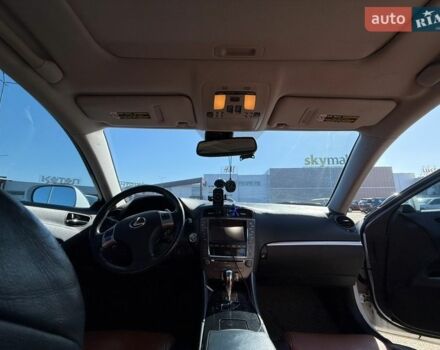 Белый Лексус ИС, объемом двигателя 2.5 л и пробегом 150 тыс. км за 12500 $, фото 28 на Automoto.ua