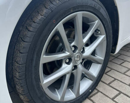 Білий Лексус ІС, об'ємом двигуна 2.5 л та пробігом 257 тис. км за 11000 $, фото 1 на Automoto.ua