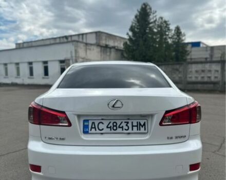Белый Лексус ИС, объемом двигателя 2.2 л и пробегом 330 тыс. км за 7013 $, фото 3 на Automoto.ua