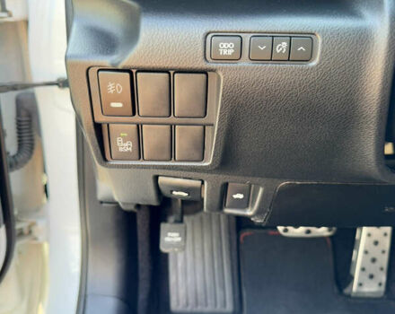 Белый Лексус ИС, объемом двигателя 2.5 л и пробегом 155 тыс. км за 19999 $, фото 23 на Automoto.ua