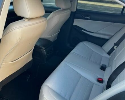 Білий Лексус ІС, об'ємом двигуна 2.5 л та пробігом 143 тис. км за 16000 $, фото 15 на Automoto.ua