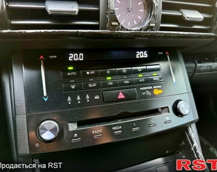 Белый Лексус ИС, объемом двигателя 2.5 л и пробегом 135 тыс. км за 15900 $, фото 7 на Automoto.ua