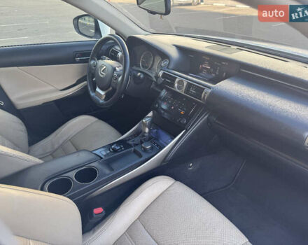 Білий Лексус ІС, об'ємом двигуна 2.5 л та пробігом 177 тис. км за 16300 $, фото 22 на Automoto.ua