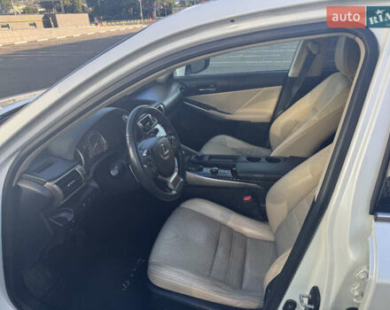 Білий Лексус ІС, об'ємом двигуна 2.5 л та пробігом 177 тис. км за 16300 $, фото 17 на Automoto.ua