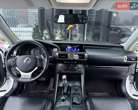 Білий Лексус ІС, об'ємом двигуна 2.5 л та пробігом 143 тис. км за 16800 $, фото 23 на Automoto.ua