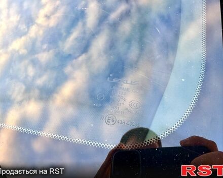 Белый Лексус ИС, объемом двигателя 2.5 л и пробегом 135 тыс. км за 15900 $, фото 8 на Automoto.ua