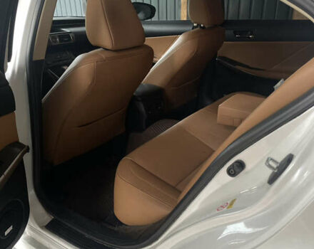 Білий Лексус ІС, об'ємом двигуна 2.5 л та пробігом 170 тис. км за 15300 $, фото 15 на Automoto.ua