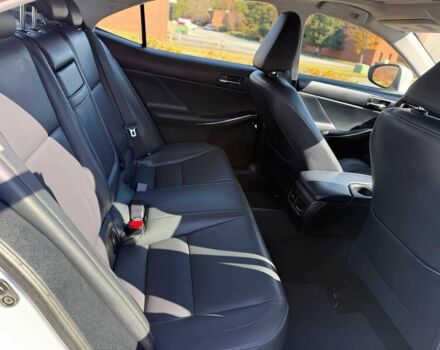 Белый Лексус ИС, объемом двигателя 2.5 л и пробегом 82 тыс. км за 4350 $, фото 12 на Automoto.ua