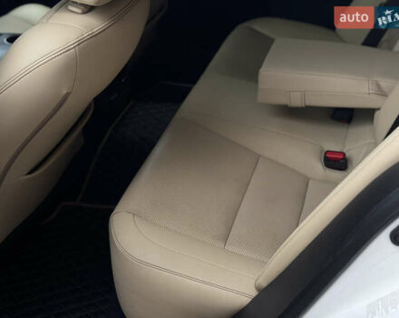 Белый Лексус ИС, объемом двигателя 2.5 л и пробегом 143 тыс. км за 14850 $, фото 22 на Automoto.ua