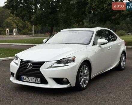 Білий Лексус ІС, об'ємом двигуна 2.5 л та пробігом 240 тис. км за 12500 $, фото 1 на Automoto.ua