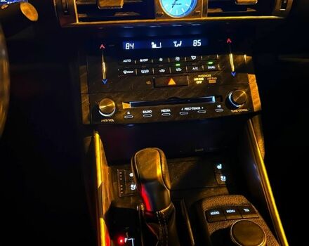 Белый Лексус ИС, объемом двигателя 2.5 л и пробегом 183 тыс. км за 15800 $, фото 6 на Automoto.ua