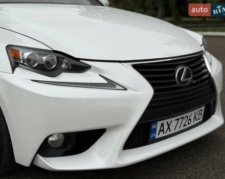 Білий Лексус ІС, об'ємом двигуна 2.5 л та пробігом 240 тис. км за 12500 $, фото 16 на Automoto.ua